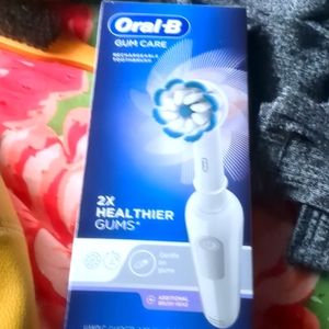 Oral B